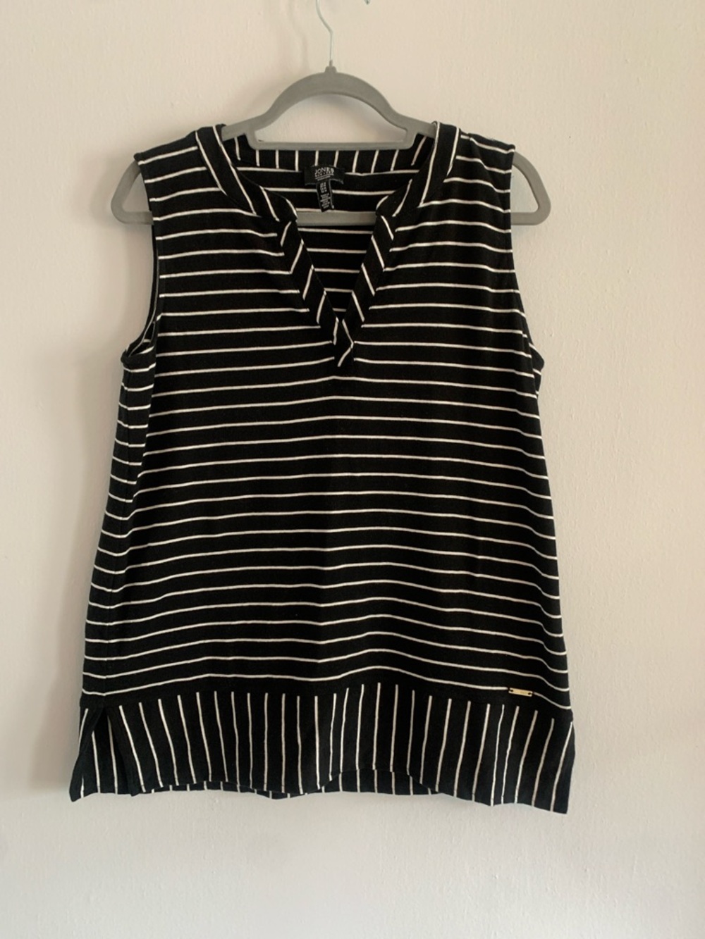 JONES NEW YORK Black and White Striped Sleeveless Knit Top